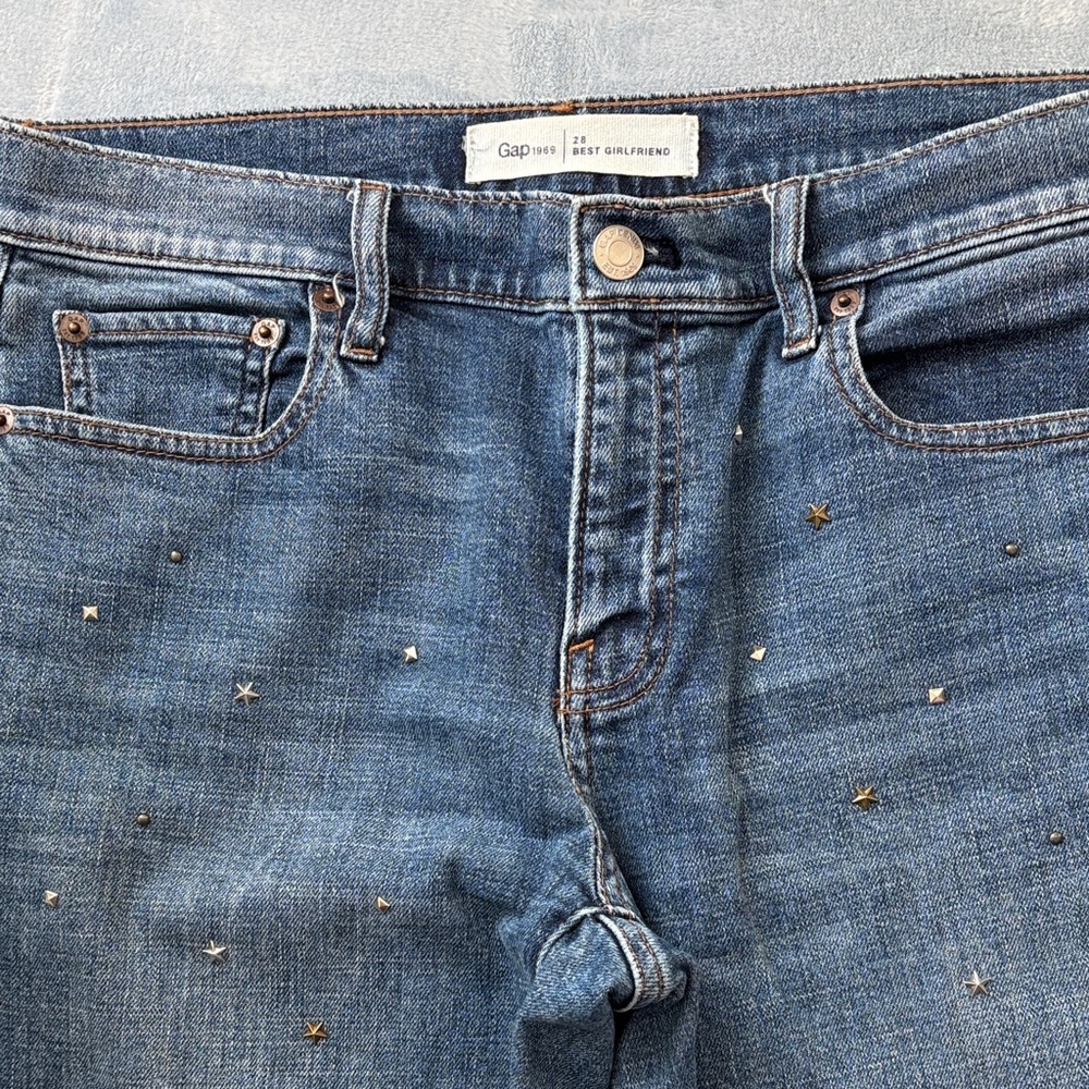 GAP Best Girlfriend Embellished Cropped Jeans - Picture 3 of 12